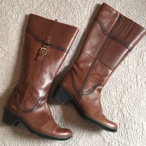 8.5 WIDE Clark’s Brown Leather Boots
